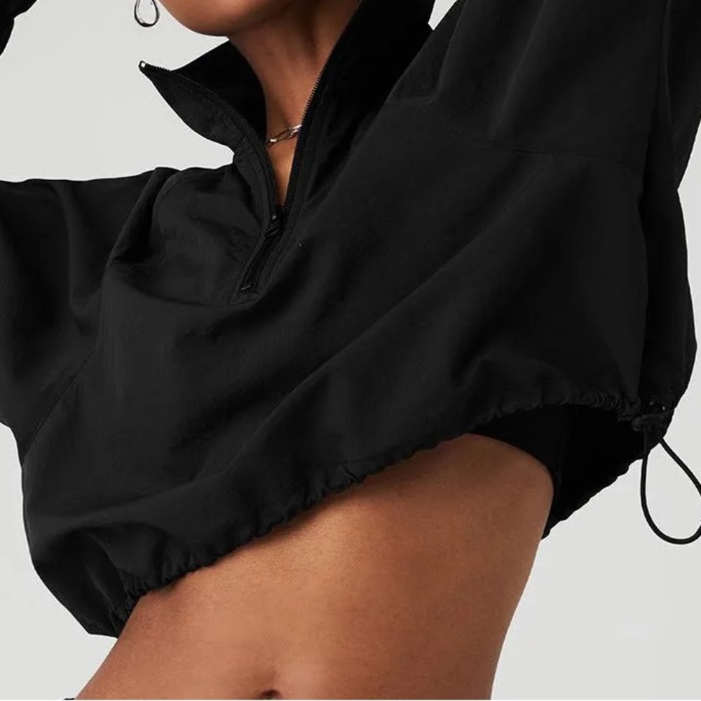 Sold ❌ALO YOGA Cropped 1/4 Zip Alumni Pullover Top in black size medium - Picture 7 of 7